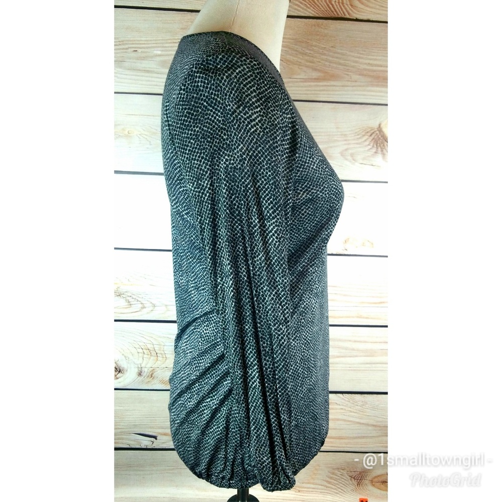 Michael Kors keyhole front leopard print top S NWT - Picture 2 of 8